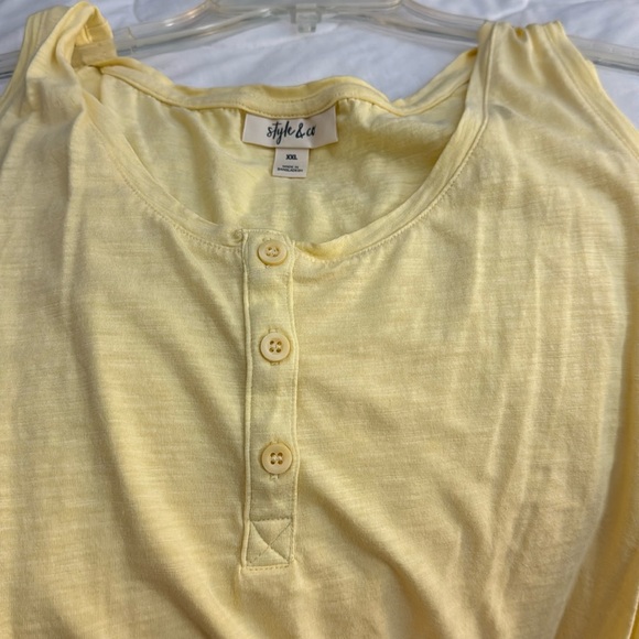 Cute yellow XXL Henley Style tank ties at bottom - Picture 5 of 6
